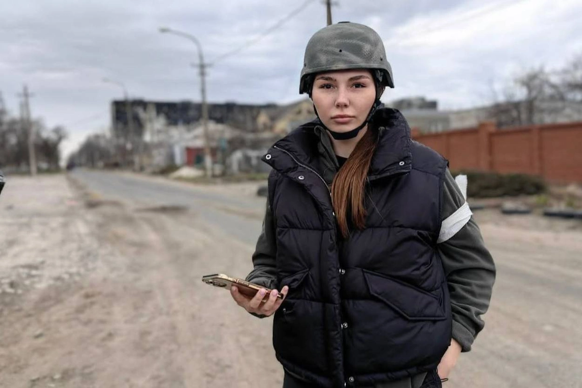 Марьяна Наумова — 4-х кратная чемпионка мира по пауэрлифтингу, военкор, волонтёр, ведущая спецпроекта «Мы Живы» на Первом канале, а с недавних пор ещё и приглашённый автор Life.ru. Фото © Кристина Мельникова (barbie_at_war) 