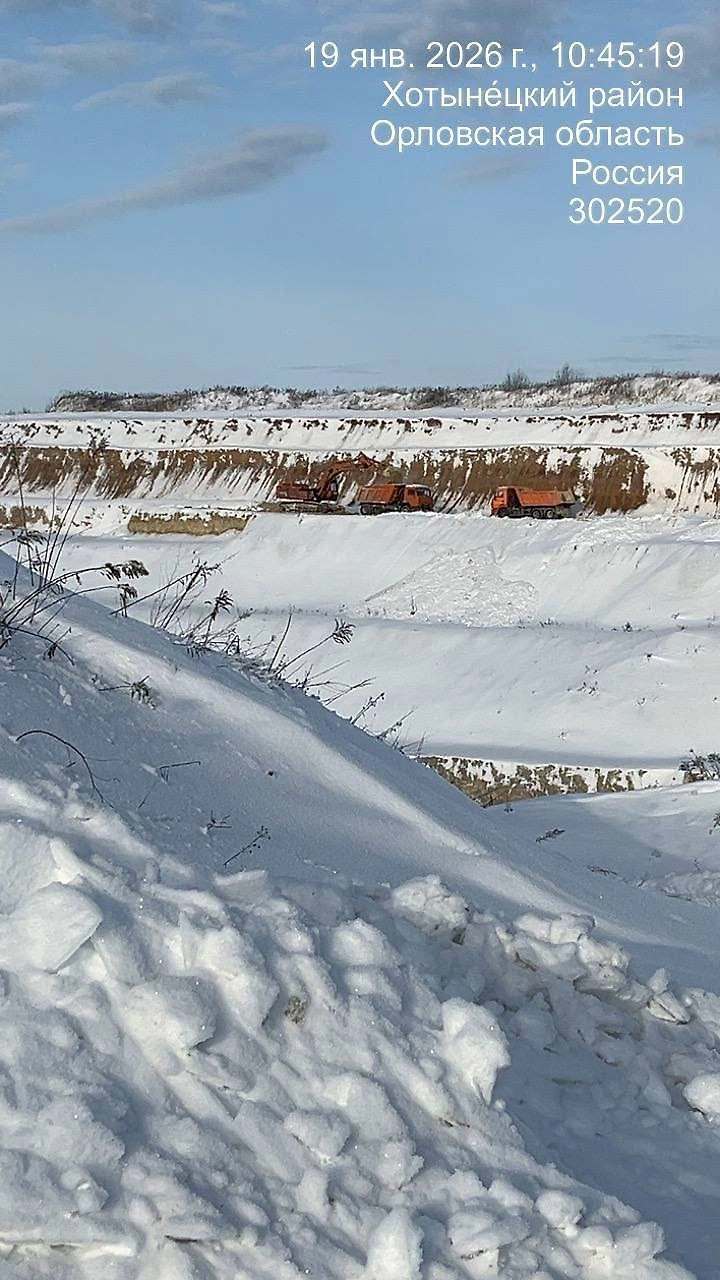 Несмотря на закончившийся договор, работы по добыче сырья идут. Фото © Telegram / ЧП Орёл