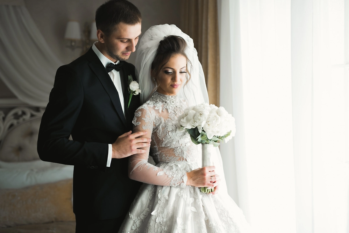 Почему именно Тельцы по гороскопу рискуют оказаться в браке в марте 2026 года. Фото © Shutterstock / FOTODOM / ProWeddingStudio