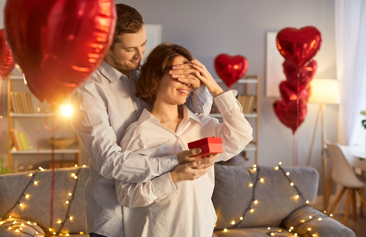 Знак зодиака Рак: что готовит любовный гороскоп на март 2026. Фото © Shutterstock / FOTODOM / Studio Romantic