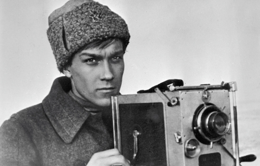 Олег Янковский: как начиналась карьера знаменитого актёра. Первые роли в «Щит и меч» и «Служили два товарища». Фото © РИА Новости / «Служили два товарища»