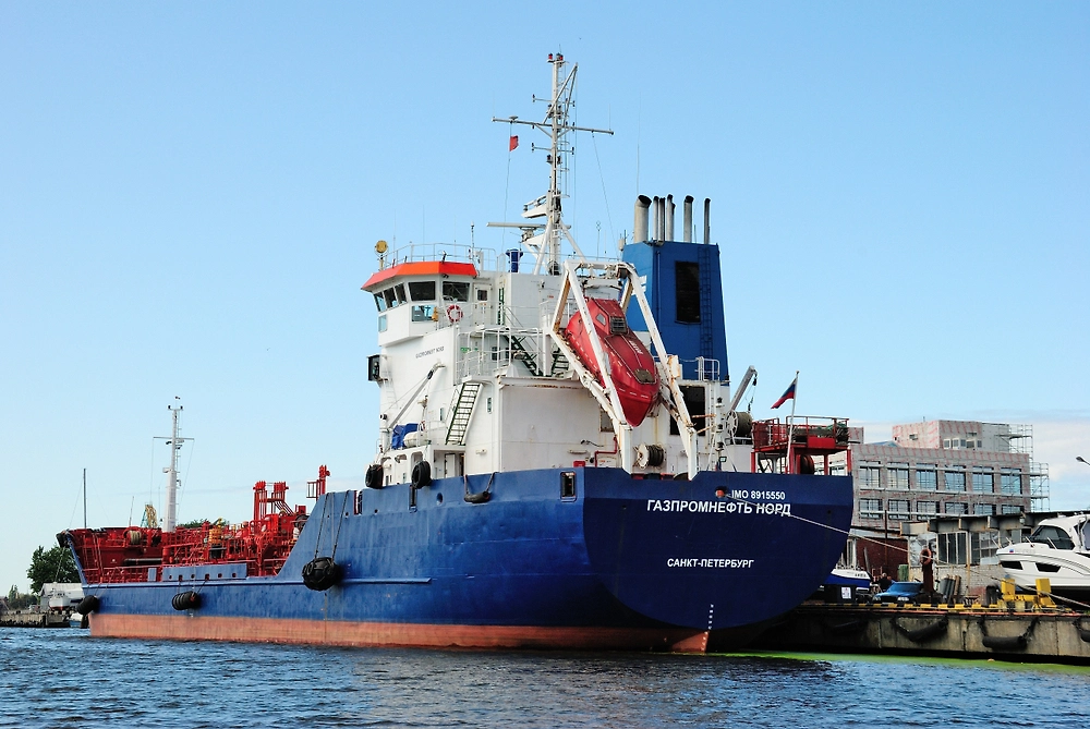 Обложка &copy; Shutterstock / FOTODOM / Nina Alizada