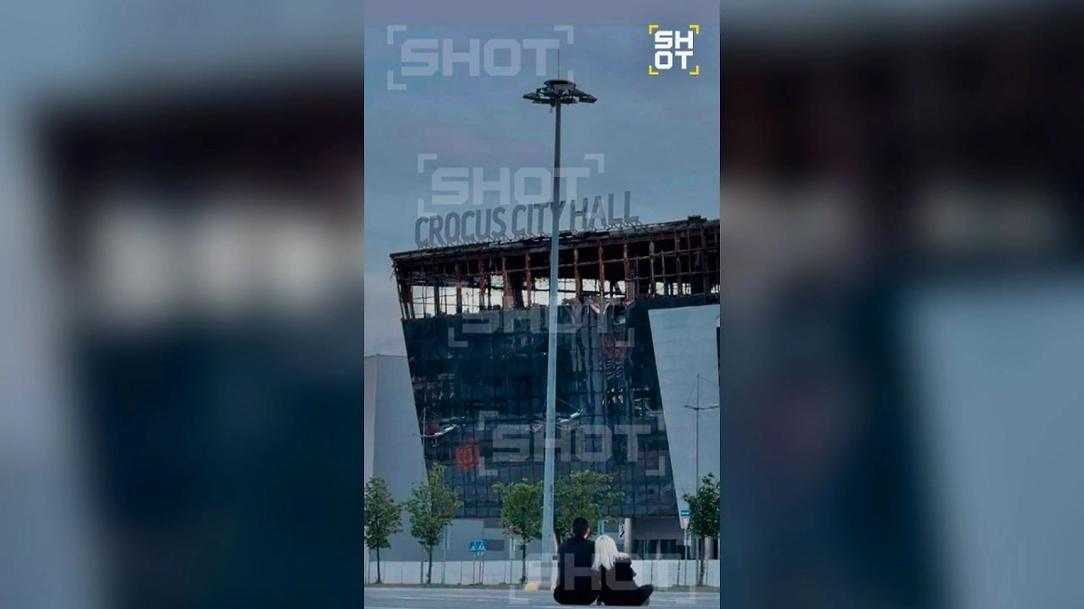 Александр Журик и Елизавета Терехова у «Крокуса» в Подмосковье. Фото © SHOT