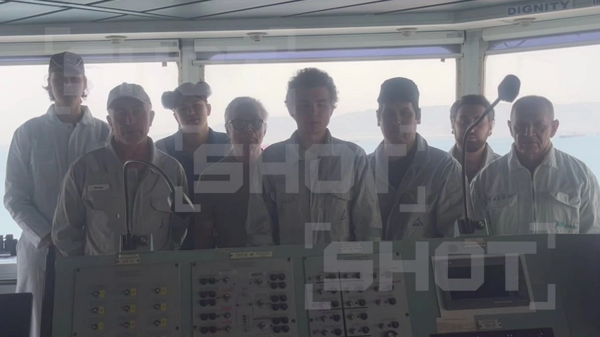 Российские моряки, застрявшие в Египте. Видео © Telegram / SHOT