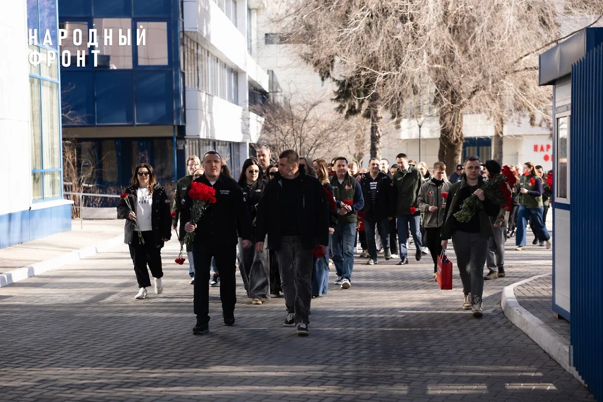 Народный фронт почтил память жертв бомбардировок Югославии. Фото © Life.ru