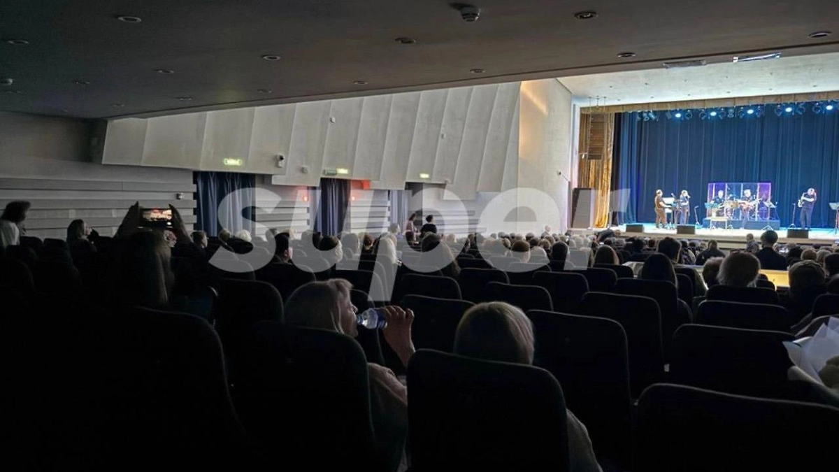 Долина выступает со скидками и при полупустых залах после скандала. Фото © Telegram / Super.ru