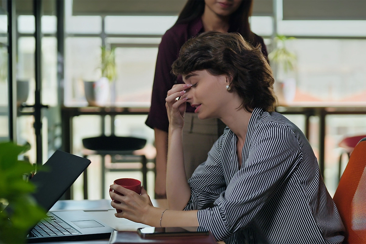 7 токсичных привычек, которые высасывают радость и энергию. Фото © Shutterstock / FOTODOM / Raushan_films