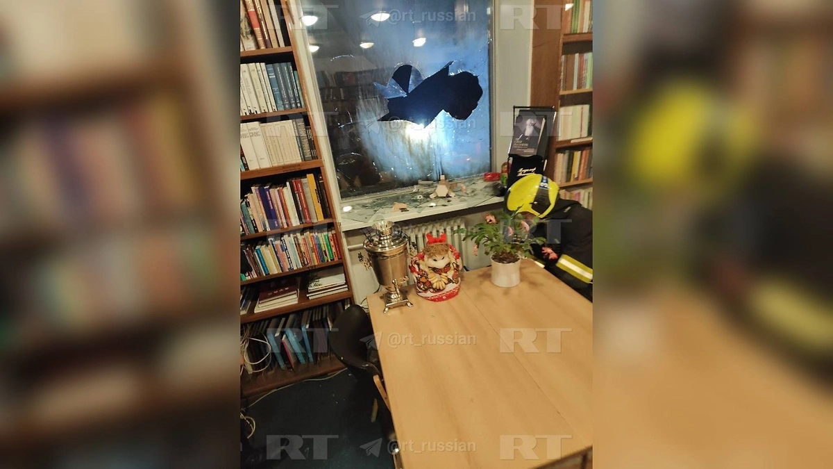 Последствия нападения на «Русский дом» в Праге. Фото © Telegram / «RT на русском»