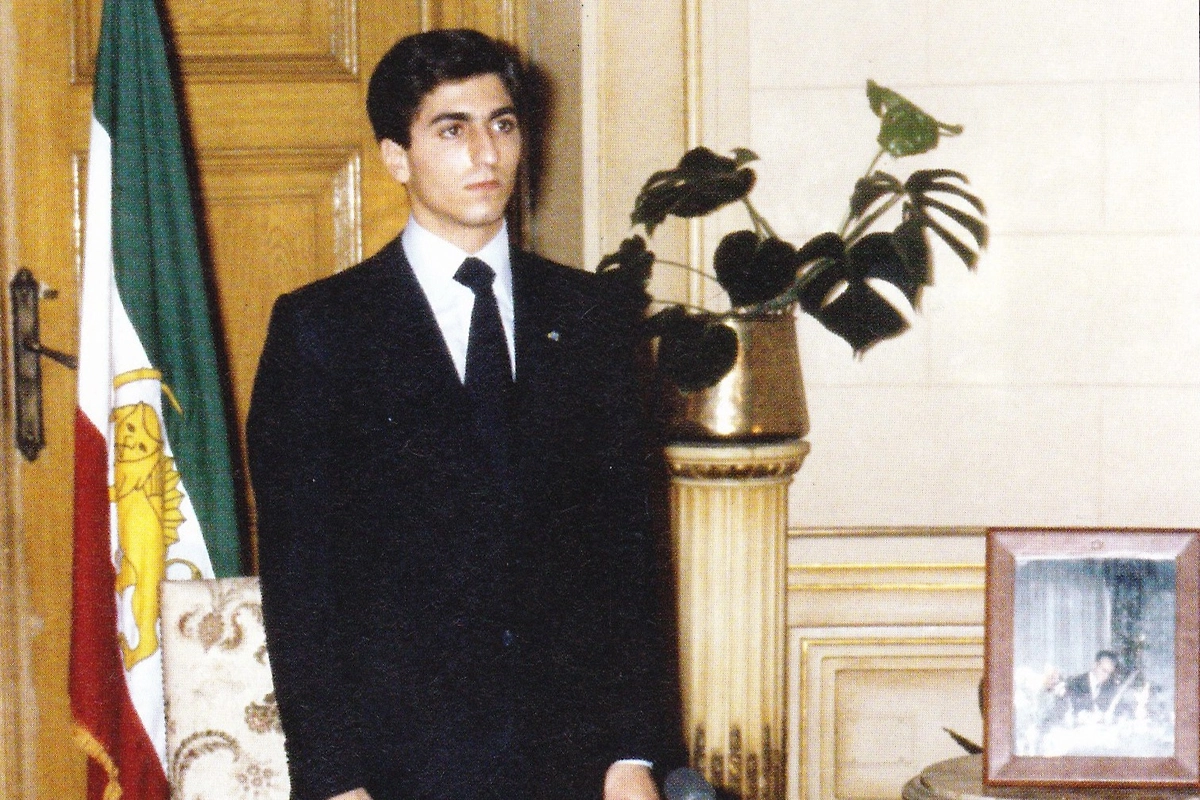 Реза Пехлеви принимает правление над династией. Фото © Wikipedia