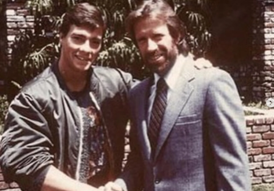 Чак Норрис и Жан-Клод Ван Дамм в молодости. Обложка © Instagram (признан экстремистской организацией и запрещён на территории Российской Федерации) / jcvd