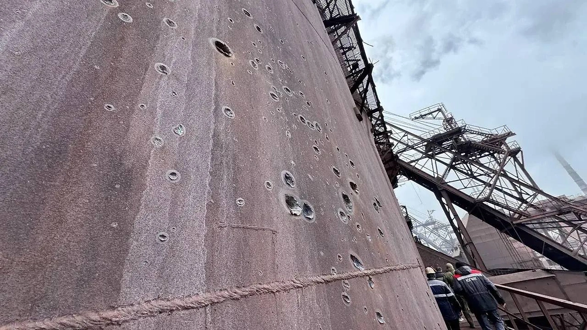 Последствия удара ВСУ по промзоне в ЛНР. Фото © Telegram / Леонид Пасечник