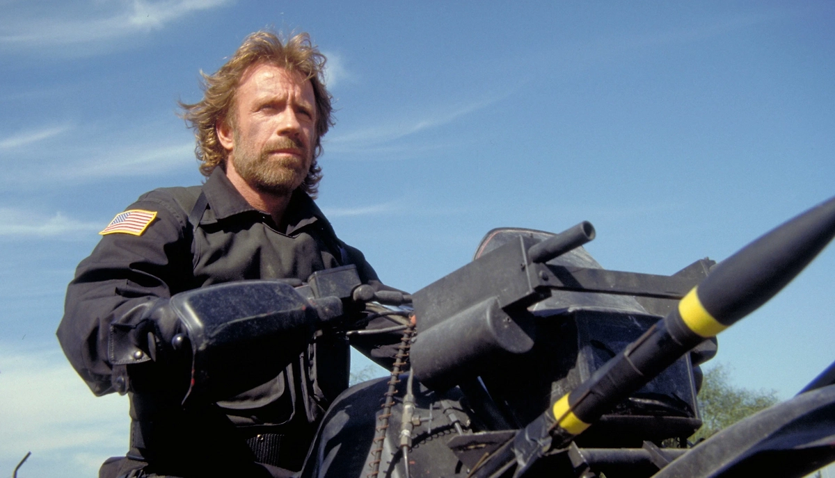 Фото © Кадр из фильма «Отряд «Дельта», режиссёр Менахем Голан, сценаристы Джеймс Брунер, Менахем Голан / Kinopoisk