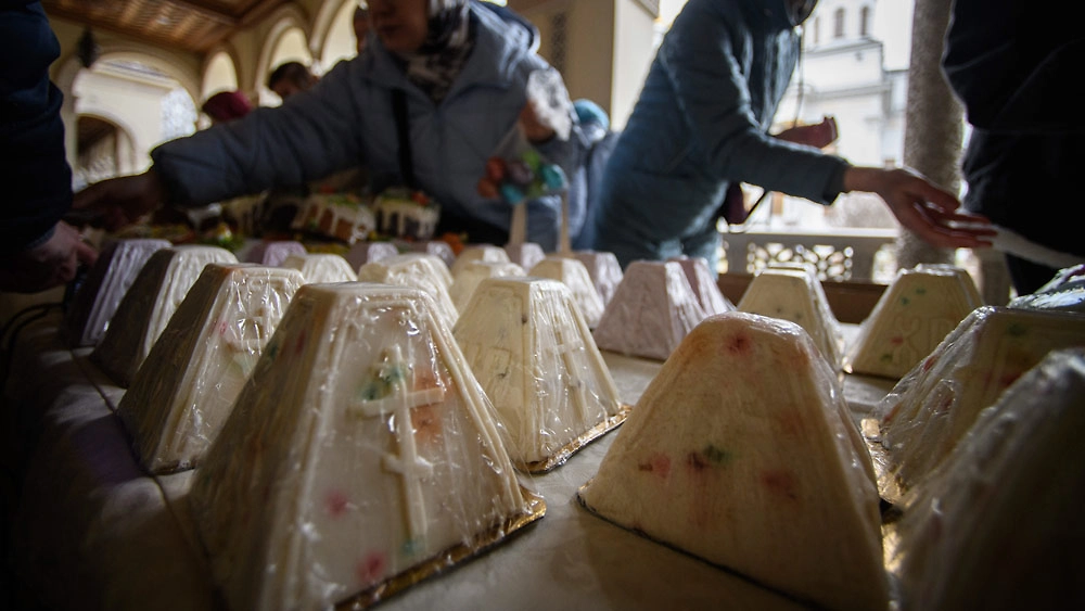 Классический рецепт без желатина с изюмом и цукатами. Фото © ТАСС / Илья Московец / URA.RU