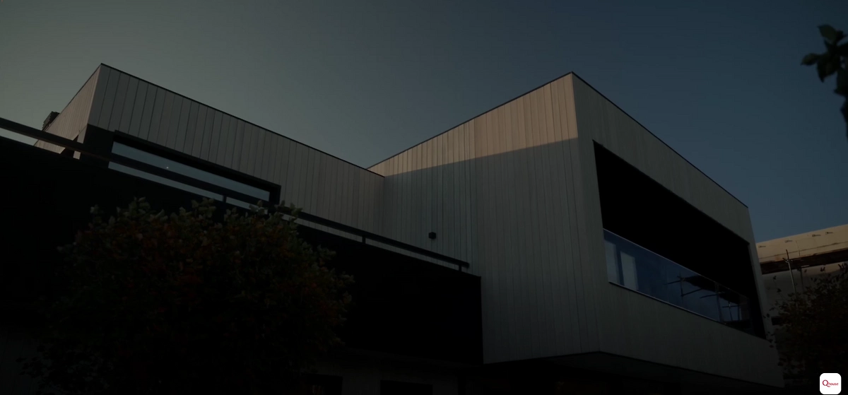 Петров впервые показал новый особняк в Подмосковье за 55 миллионов. Фото © Rutube / Qhouse