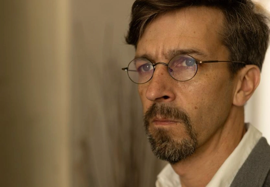 Обложка © Кадр из фильма «Хирург» режиссер Илья Ермолов, сценарист Стас Иванов, Василий Клепацкий, Дарья Макарова / Kinopoisk