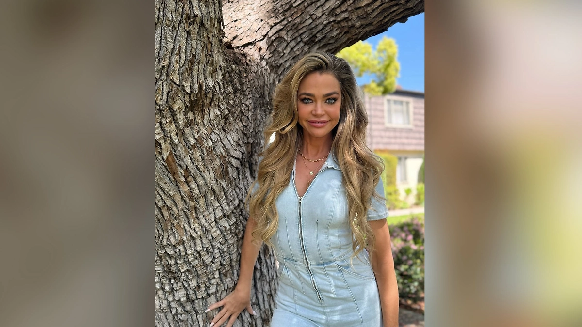 Дениз Ричардс призналась, что дочери отговаривали её от скальпеля, но она их не послушала. Фото © Instagram (признан экстремистской организацией и запрещён на территории Российской Федерации) / deniserichards