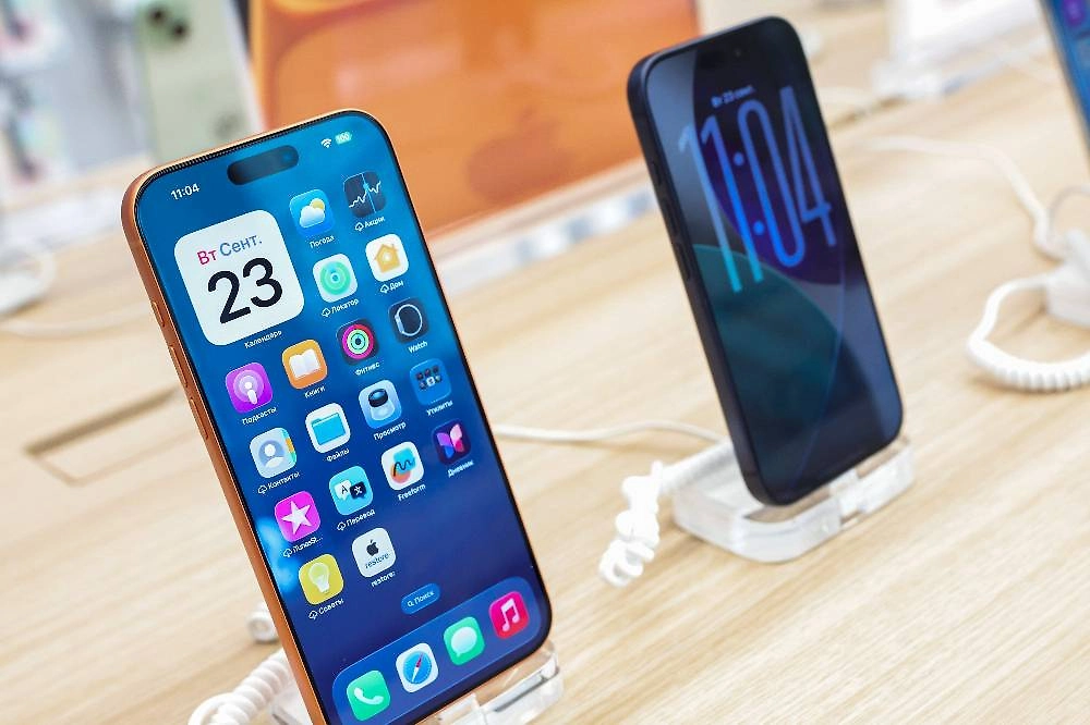 SE против нового 17e: есть ли смысл переплачивать за современность? Фото © ТАСС / Роман Наумов / URA.RU