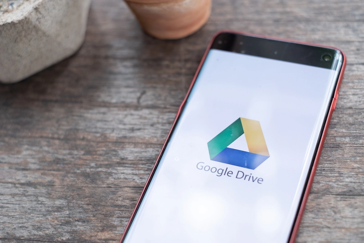 Как перенести переписки в WhatsApp* на «Андроиде»? Полная инструкция. Фото © Shutterstock / FOTODOM / justplay1412