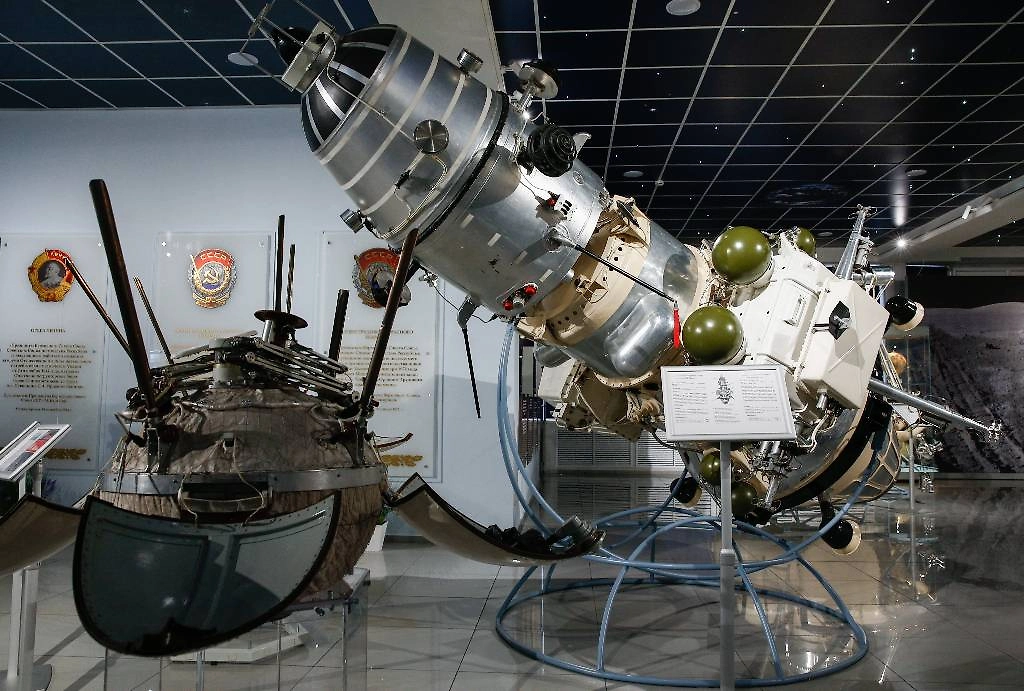 Что исследовала «Луна-10» и какие технические характеристики были у спутника? Фото © ТАСС / Гавриил Григоров