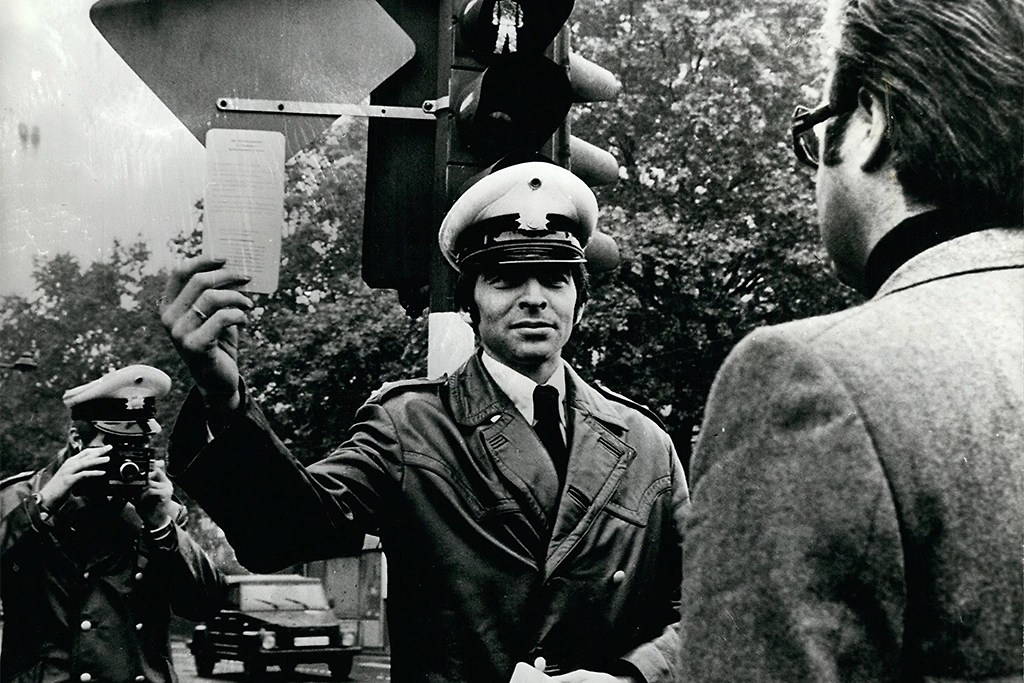 В Иллинойсе объявили: шататься по улице пьяным — штраф. Горожане шли по струнке. Фото © ТАСС / Zuma