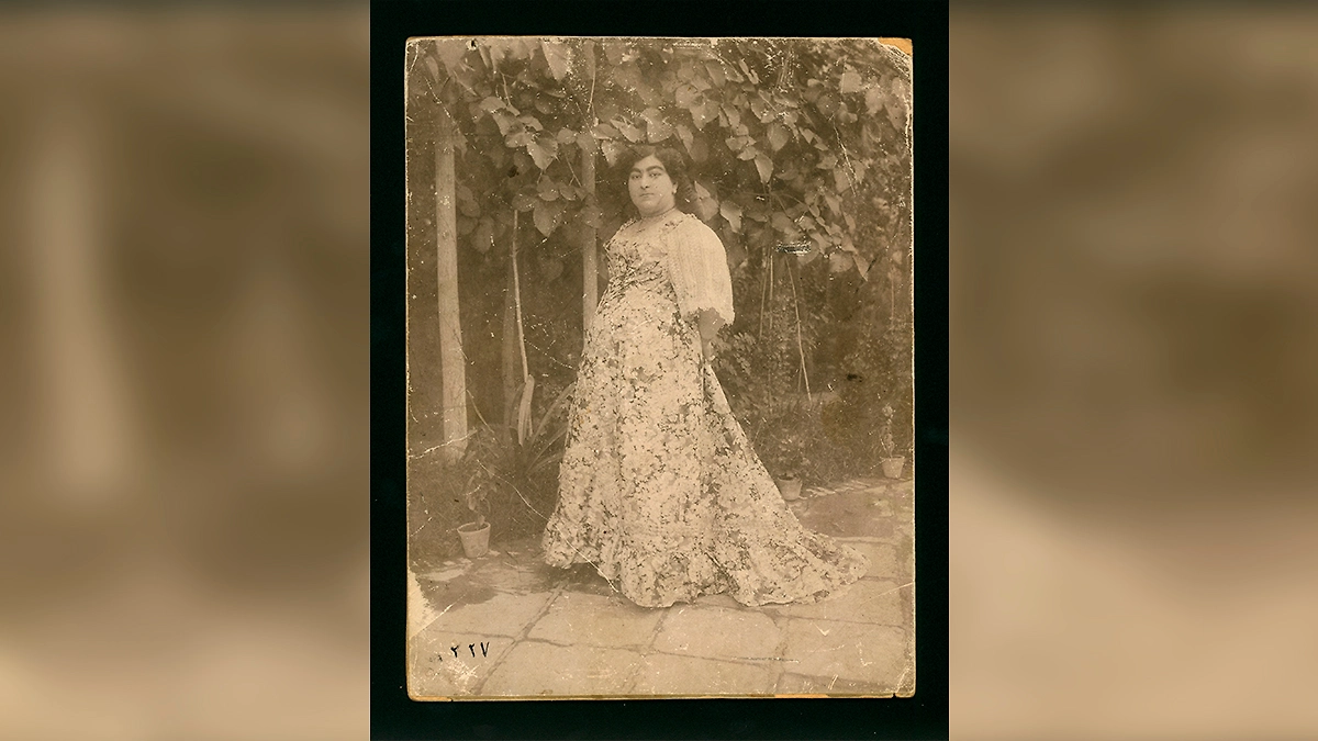 Младшая сестра Эсмат, принцесса Захра Ханум Тадж аль-Салтане — феминистка. Фото © harvard.edu