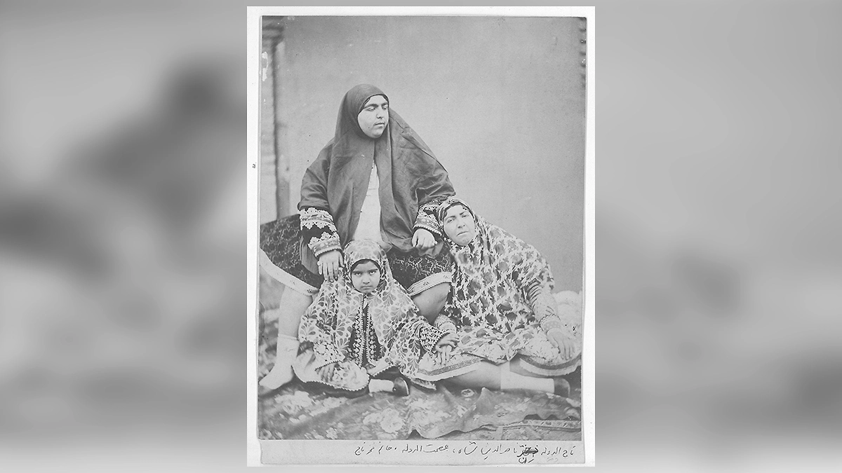 Женщины каджарского двора использовали фотографию как инструмент самовыражения и протеста в обществе. Фото © harvard.edu