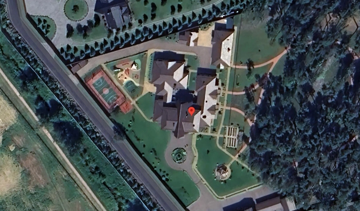 Дворец в Раздорах. Фото &copy; Google Maps