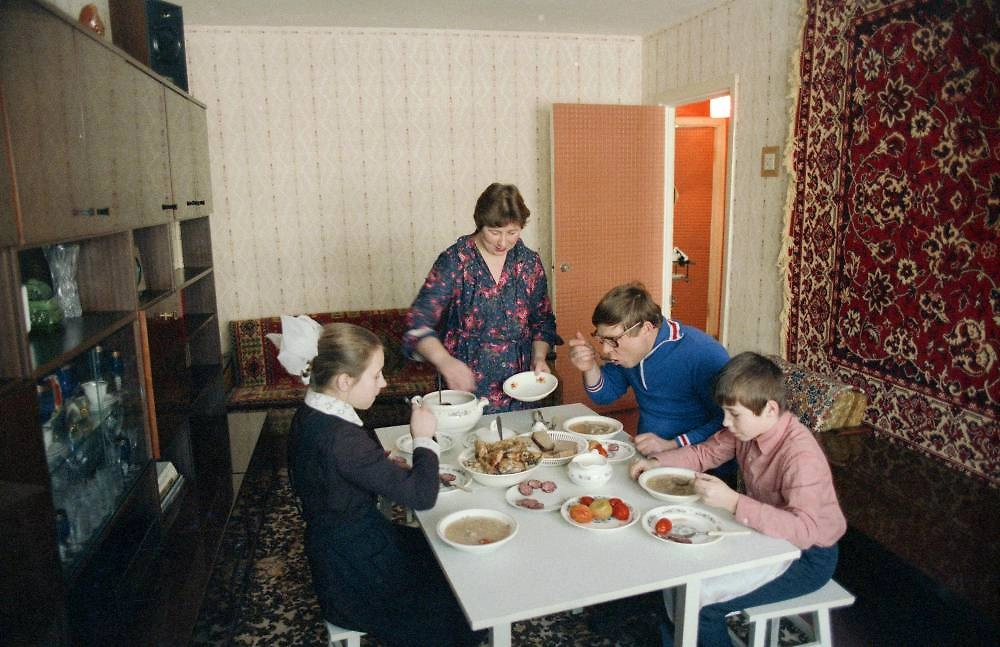 Советские люди и их странные повадки: топ удивительных привычек. Фото © ТАСС / Григорий Калачьян 