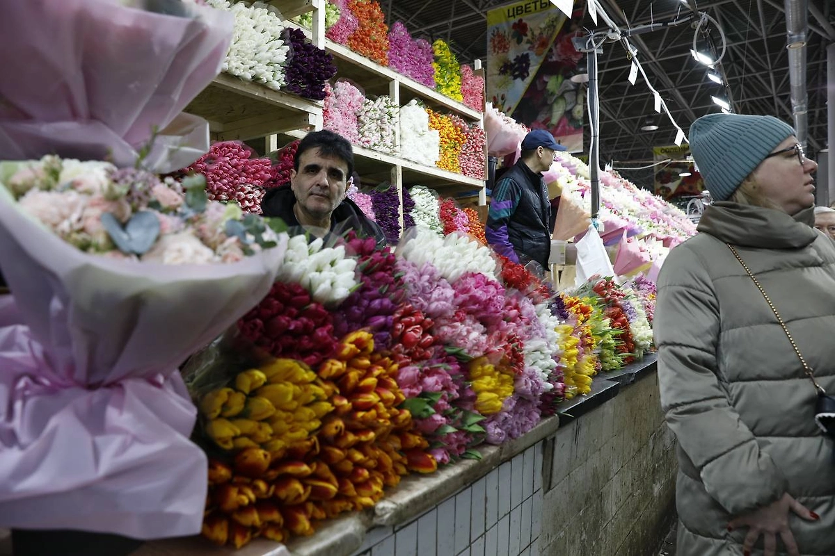 Рижский рынок в преддверии 8 Марта. Фото © Life.ru