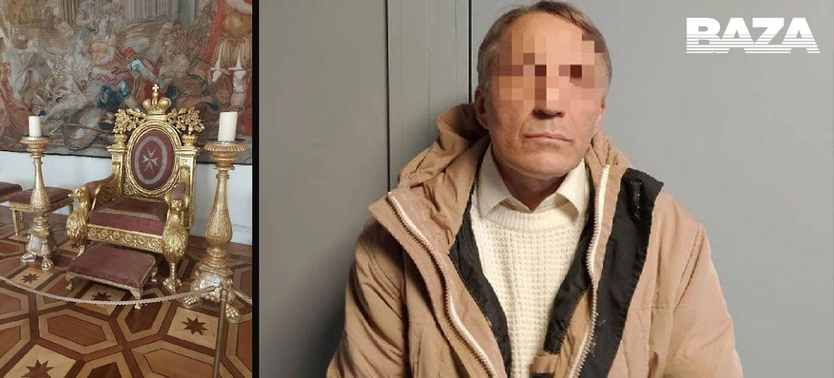 Мужчина испортил музейный экспонат из-за селфи. Фото © Telegram/ Baza