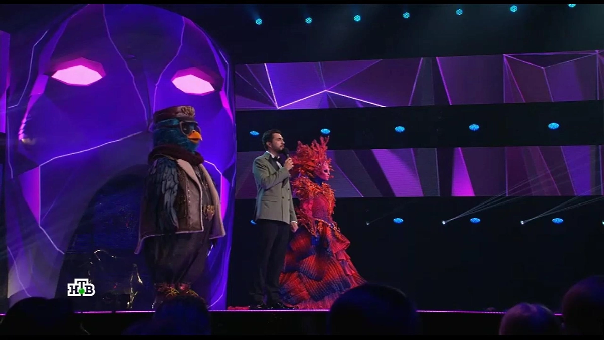 Шоу «Маска-7»: кто снял маску в 5 серии от 08.03.2026 — Снегирь или Коралл. Фото © Ntv.ru