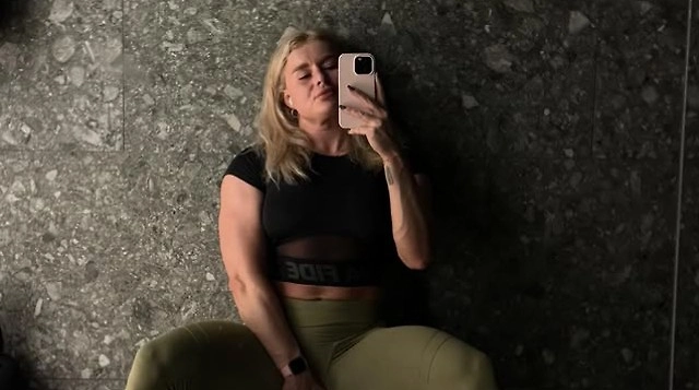 Анна Шукшина. Обложка © Instagram (признан экстремистской организацией и запрещён на территории Российской Федерации) / anna__shukshina