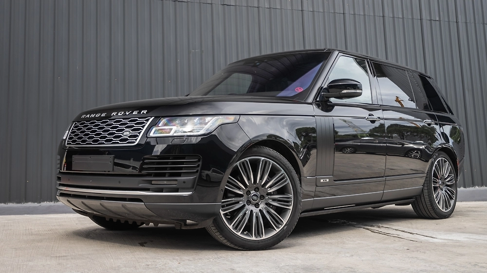 Обложка © Shutterstock / FOTODOM / PuccaPhotography