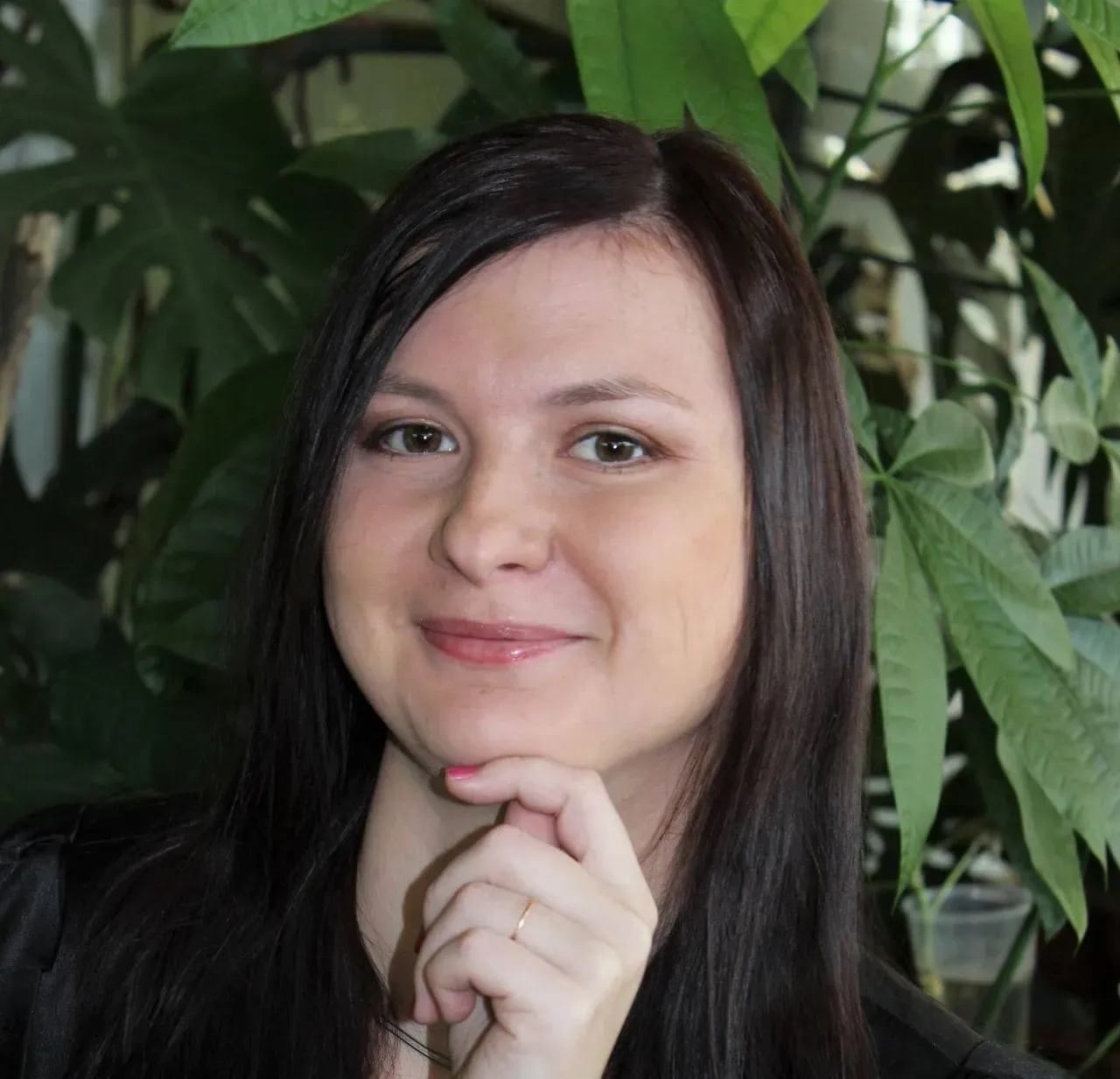 <p><strong style="font-weight: bold;">Шпроты</strong> <strong style="font-weight: bold;">—</strong> <strong style="font-weight: bold;">это копчёный продукт. При такой обработке в рыбе действительно накапливается бензопирен</strong> <strong style="font-weight: bold;">—</strong> <strong style="font-weight: bold;">полициклический углеводород, в настоящее время отнесённый к канцерогенам. Но в шпротах, как и других сертифицированных продуктах питания, концентрации подобных веществ очень чётко регламентированы и не могут превышать ПДК. Так что концентрация бензопирена и других веществ, которые образуются при копчении, ничтожно мала и не может нанести непоправимый вред здоровью человека</strong></p>