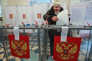 Назначение выборов президента в России сочли торжеством демократии на фоне их отмены на Украине