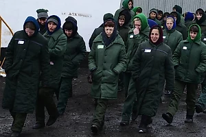 Женщин-заключённых в России задумали переодеть в менее депрессивную тюремную робу