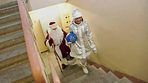 Названа ошеломляющая сумма, которую за новогодние праздники получают Дед Мороз и Снегурочка