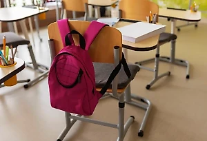 Полкласса на больничном: В школах Москвы и области всплеск заболевания скрытой пневмонией