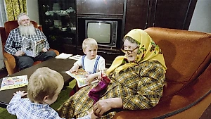 7 привычек советских бабушек и дедушек, которые позволяли вырастить умных внуков