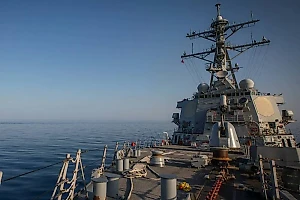 В США сообщили о массированной атаке дронов на эсминец в Красном море