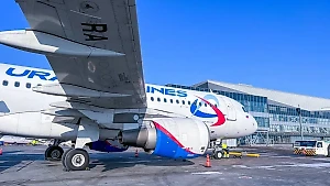 Стюардесса рассказала, как спасли "умершего" пассажира севшего в Сургуте самолёта