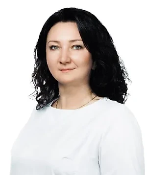 Это помогает не только сохранить здоровье зубов и дёсен, но и придать улыбке более привлекательный вид. Профессиональная гигиена полости рта поможет избавиться от жёлтых отложений на зубах, а значит, сделает улыбку более светлой и привлекательной