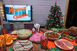 Гастроэнтеролог перечислила самые вредные блюда с новогоднего стола