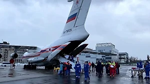 Спецборт МЧС с 25 пострадавшими в Белгороде приземлился в Подмосковье