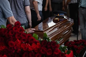 Колумбийская семья просит власти вернуть останки загадочно погибшего на Украине сына