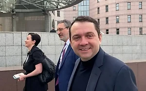 Life.ru узнал у пережившего покушение губернатора Чибиса, простил ли он нападавшего