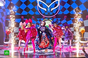 "На тебе хочу жениться": Какая из любовниц Киркорова оказалась Матрёшкой на шоу "Маска"