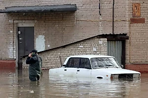 Шесть взрослых и трое детей госпитализированы в результате паводка в Орске