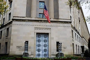 США пригрозили Грузии санкциями за "подрыв демократии"