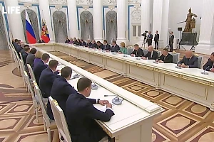 Путин призвал новое правительство действовать в едином строю